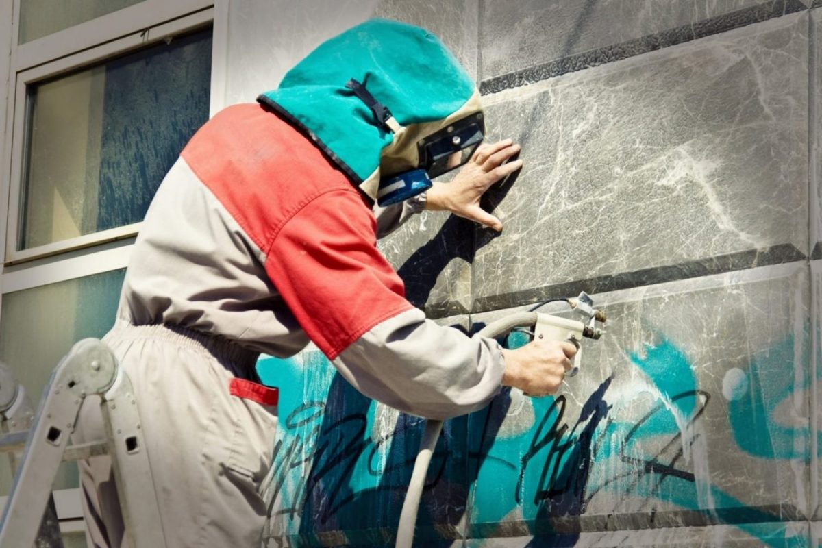 Graffiti remover 3